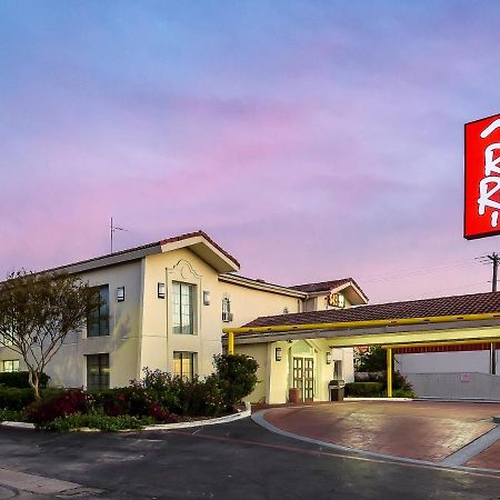 Red Roof Inn Plano Bagian luar foto