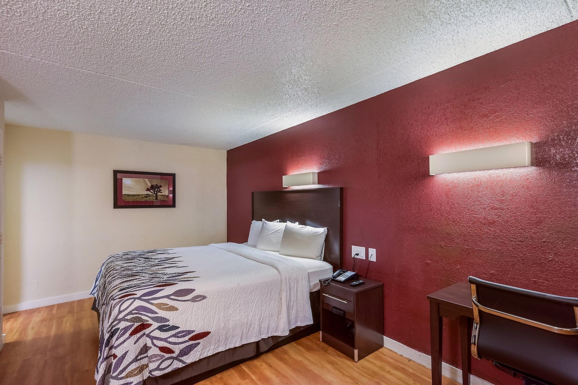 Red Roof Inn Plano Bagian luar foto