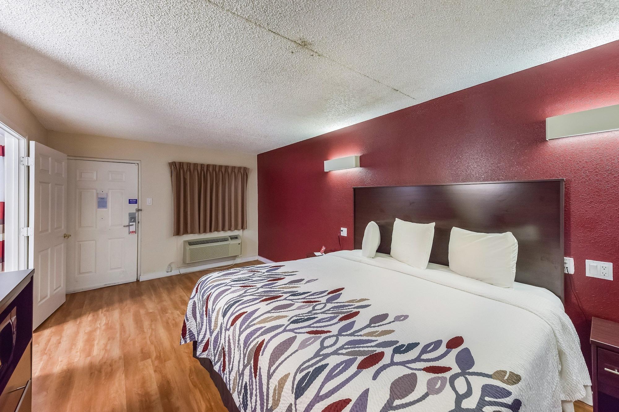 Red Roof Inn Plano Bagian luar foto