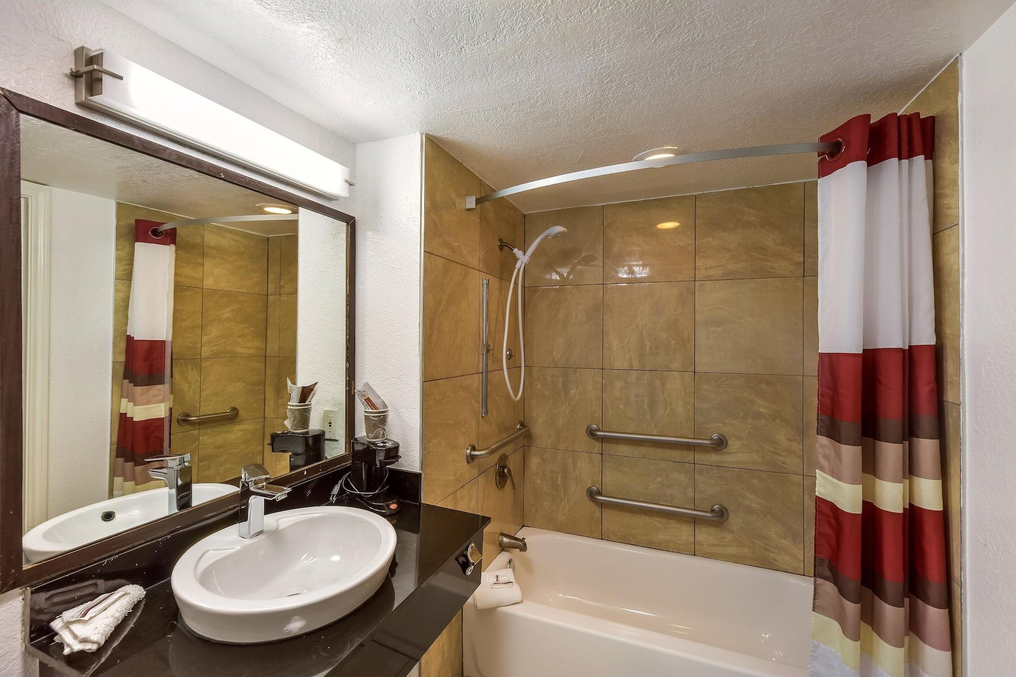 Red Roof Inn Plano Bagian luar foto