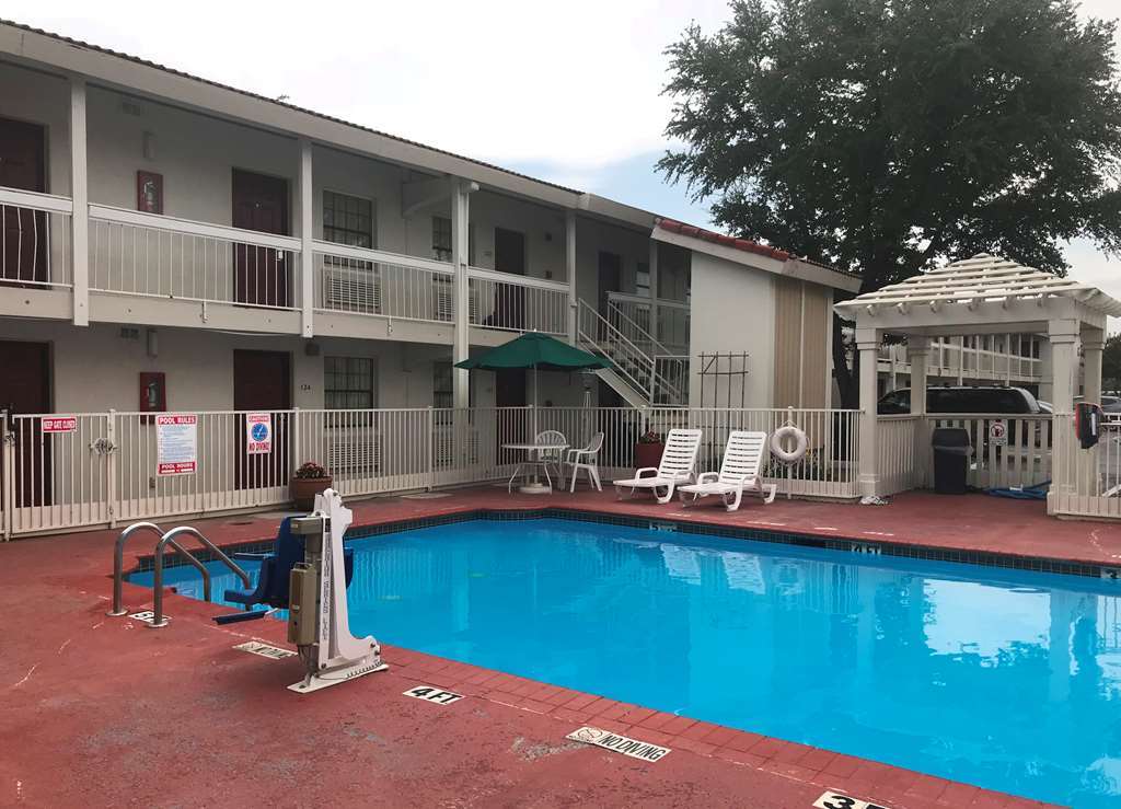 Red Roof Inn Plano Bagian luar foto